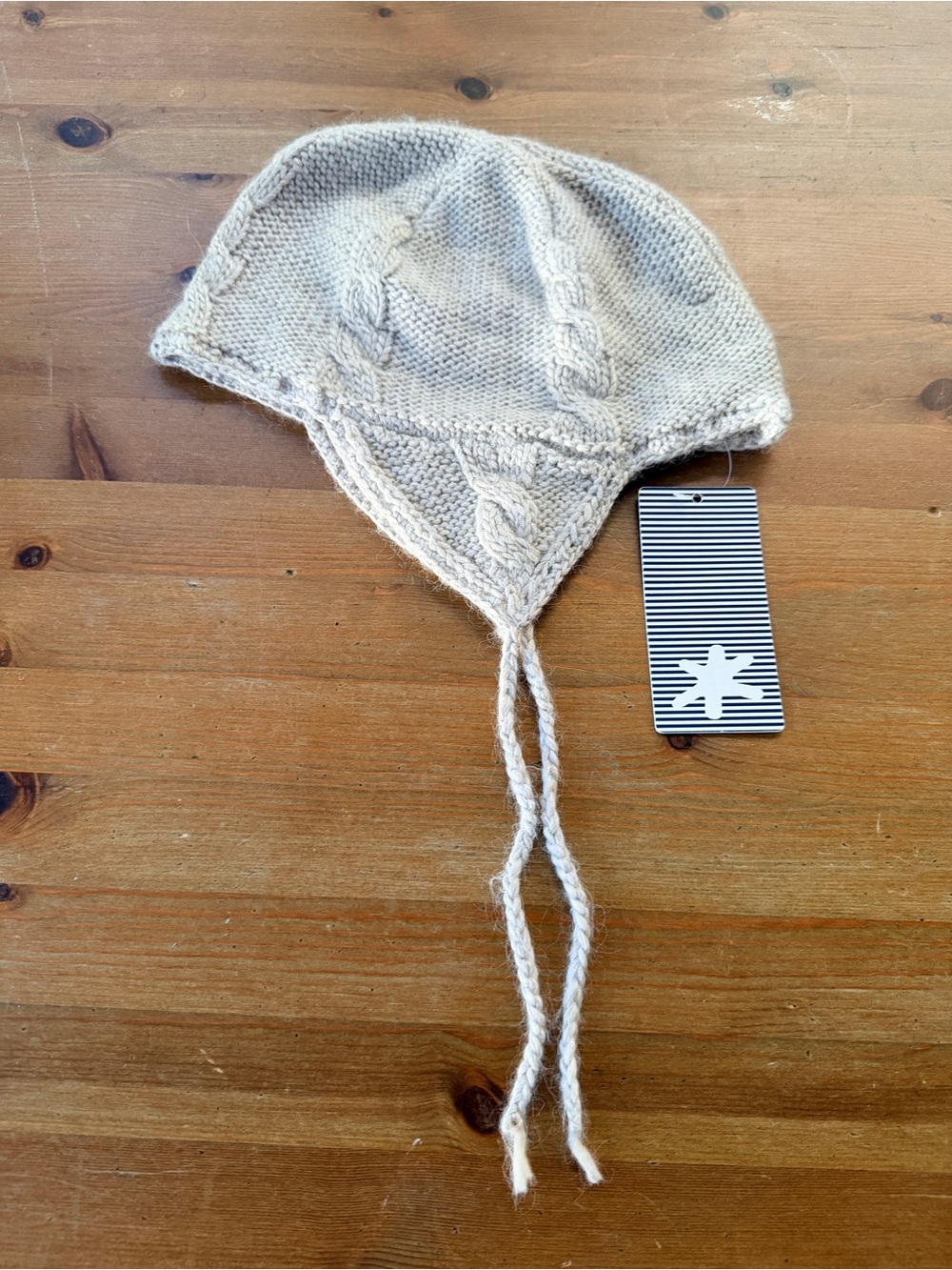 Splendid Women's Grey Cableknit Earflap Hat Bonnett Braided Ties Woolblend Cozy - Picture 2 of 14